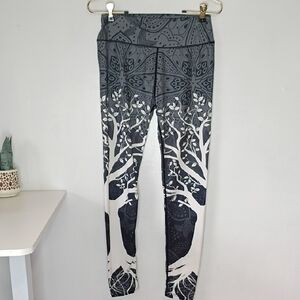 Women's Gray and Black Tree Pattern Leggings Size Medium Athletic Boho Hippie